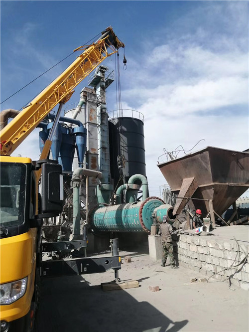 廊坊市设备搬运等各类工程项目中，吊车起着关键作用