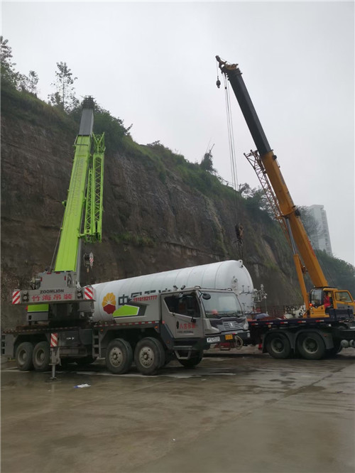 廊坊市“不怕风雨冻”—— 吊车的 “恶劣环境适应” 技术
